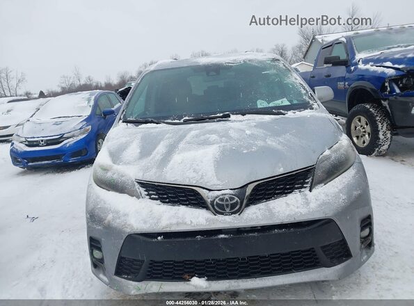 5TDXZ3DC0JS941005 2018 TOYOTA SIENNA Silver Instrument cluster view