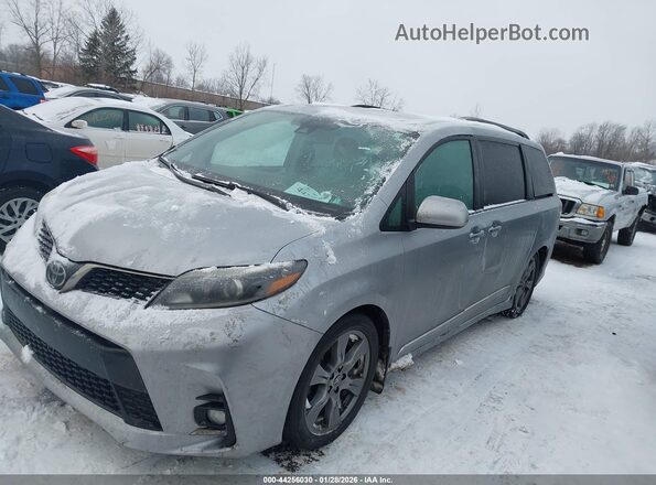 5TDXZ3DC0JS941005 2018 TOYOTA SIENNA Silver Front left