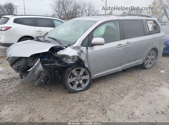 5TDXZ3DC3JS926031 2018 TOYOTA SIENNA Silver Front left