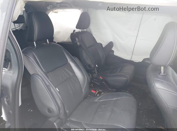 5TDXZ3DC3JS926031 2018 TOYOTA SIENNA Silver VIN sticker view
