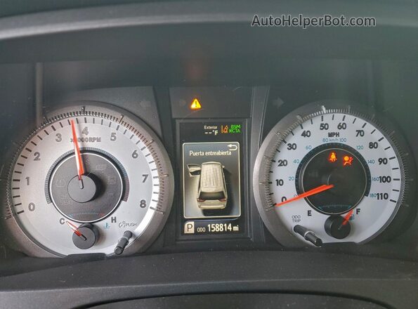 5TDXZ3DC5JS937869 2018 TOYOTA SIENNA Угольный Вид щитка приборов