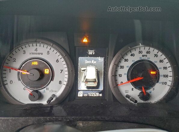 5TDXZ3DC6JS949870 2018 TOYOTA SIENNA Silver Vista del cuadro de instrumentos