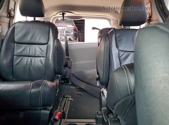 5TDXZ3DC7JS916974 2018 TOYOTA SIENNA Серый Вид задних сидений