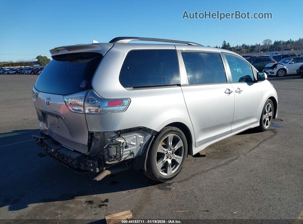 5TDXZ3DC8JS965830 2018 TOYOTA SIENNA Серебряный Задняя правая четверть