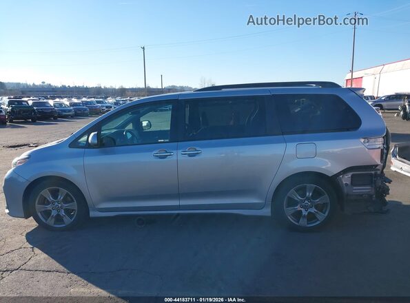 5TDXZ3DC8JS965830 2018 TOYOTA SIENNA Серебряный 