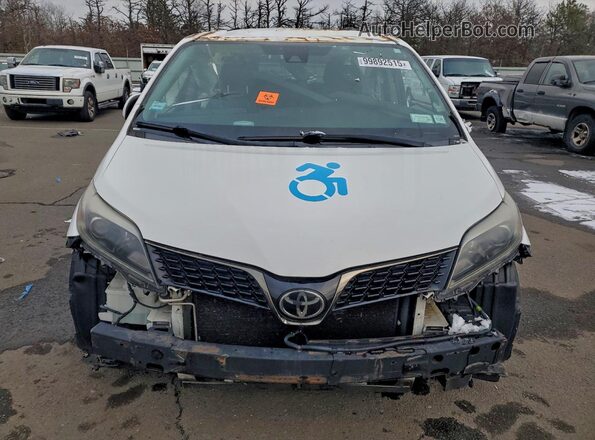 5TDXZ3DCXJS953016 2018 TOYOTA SIENNA White Widok z przodu