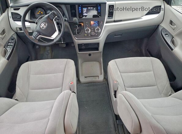 5TDZK3DC1GS740722 2016 TOYOTA SIENNA Серебряный Вид панели приборов