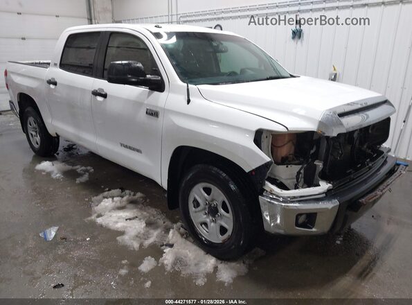 5TFDY5F18GX496240 2016 TOYOTA TUNDRA Белый Передняя правая четверть
