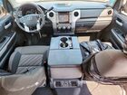 2018 Toyota Tundra Crewmax Sr5 Серебряный vin: 5TFEM5F15JX132767