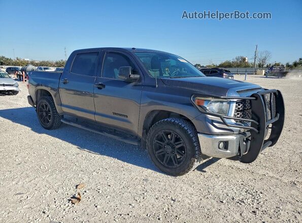 5TFEM5F19JX133601 2018 TOYOTA TUNDRA Серый Передняя правая четверть