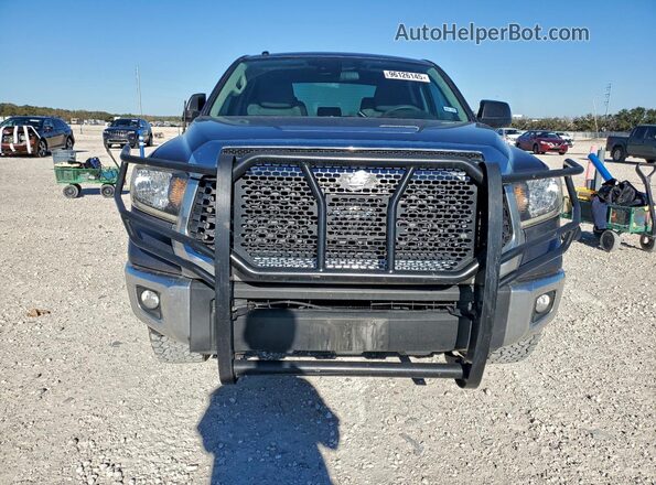 5TFEM5F19JX133601 2018 TOYOTA TUNDRA Серый Вид спереди