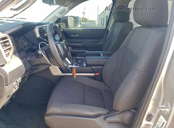 5TFLA5DB2PX115395 2023 TOYOTA TUNDRA Серебряный Вид салона спереди