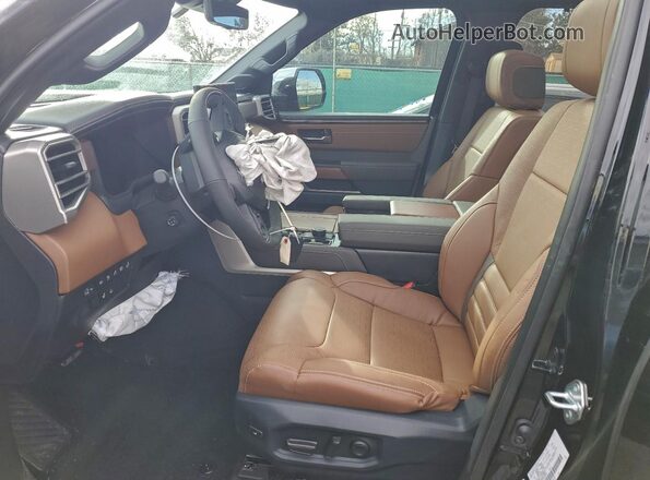 5TFMC5DB1TX121293 2026 TOYOTA TUNDRA Черный Вид салона спереди