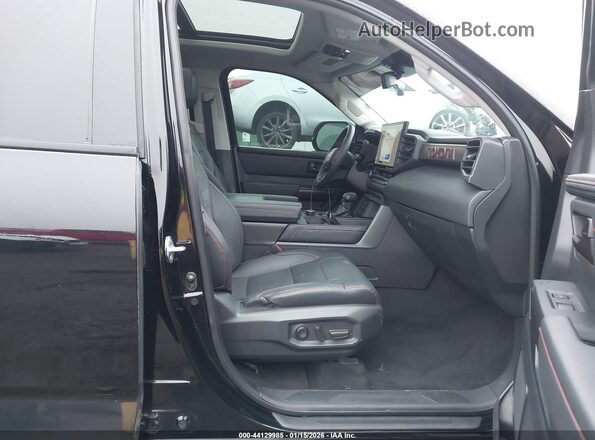 5TFPC5DB5PX030854 2023 TOYOTA TUNDRA HYBRID Черный Вид салона спереди