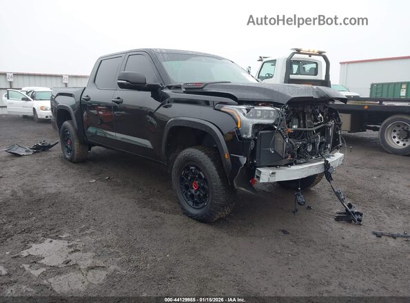 5TFPC5DB5PX030854 2023 TOYOTA TUNDRA HYBRID Черный Передняя правая четверть