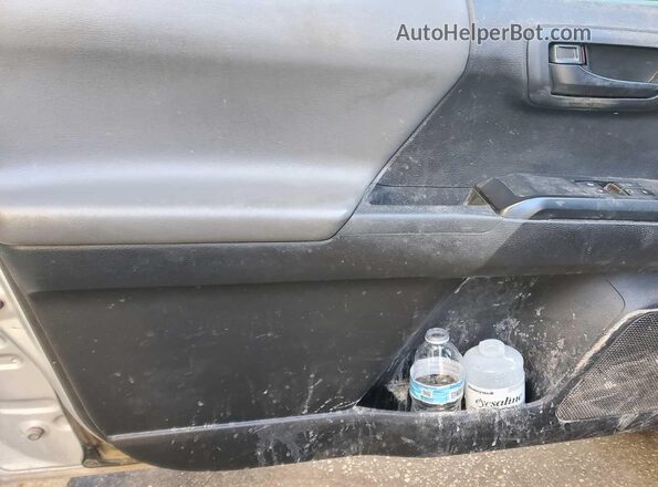 5TFRX5GN9KX142505 2019 TOYOTA TACOMA  Vista de los asientos traseros