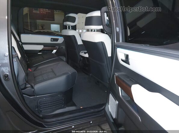 5TFVC5DB8RX070436 2024 TOYOTA TUNDRA HYBRID Серый Вид наклейки с VIN-кодом