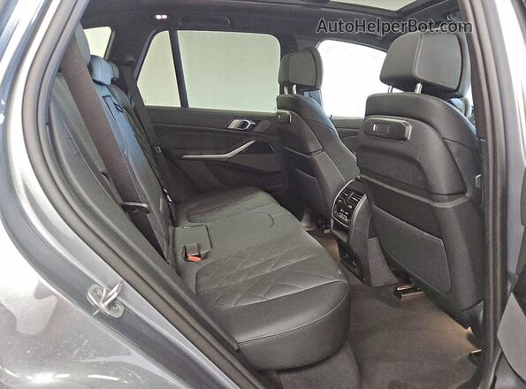 5UX13EU02T9225747 2026 BMW X5 Серый Вид задней части салона