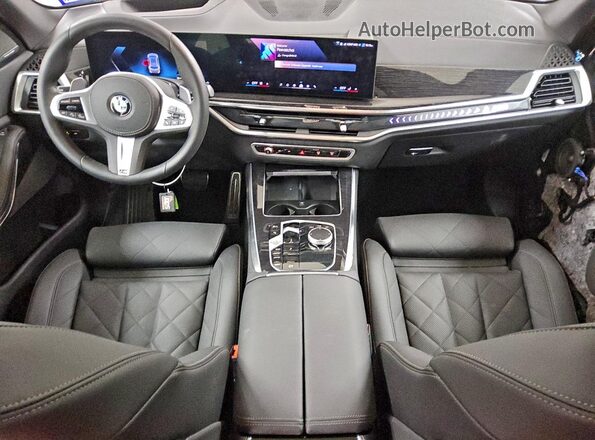 5UX13EU02T9225747 2026 BMW X5 Серый Вид панели приборов