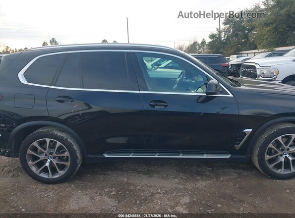5UX13EU06T9053030 2026 BMW X5 Черный Панорамный вид салона 360°
