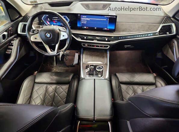 5UX23EM00P9S06012 2023 BMW X7 Black Սարքավորումների վահանակի տեսք