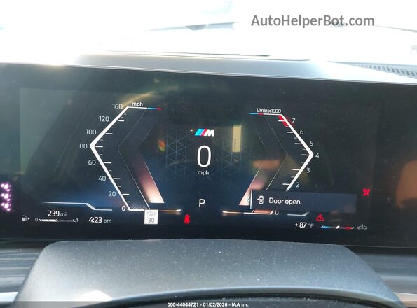 5UX23EM00R9V56310 2024 BMW X7 Gray Vista de los asientos traseros