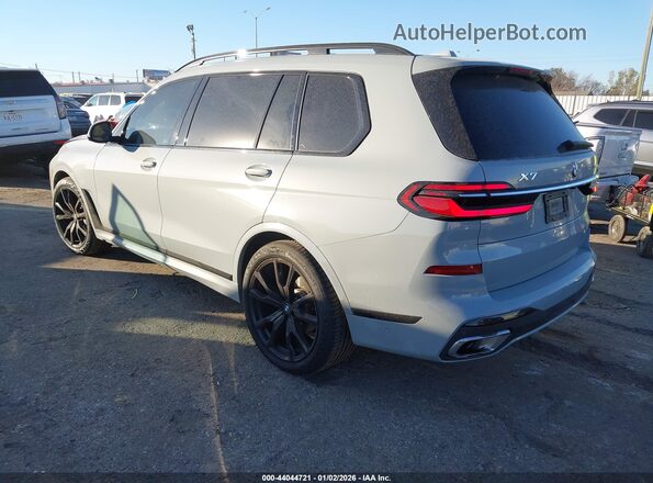 5UX23EM00R9V56310 2024 BMW X7 Gray Trasero izquierdo