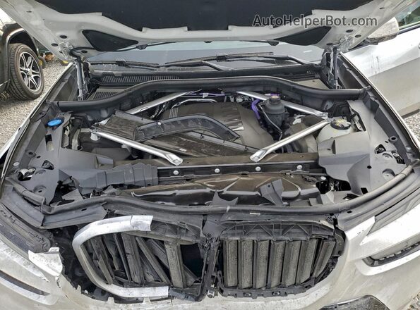 5UX23EM01P9P32889 2023 BMW X7 White Vista del compartimento del motor