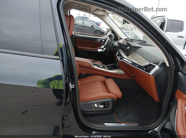 5UX23EM01S9Z62795 2025 BMW X7 Black Vista interior delantera