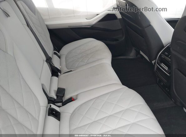 5UX23EM02S9W46547 2025 BMW X7 Серебряный Вид наклейки с VIN-кодом