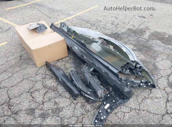 5UX23EM02S9W46547 2025 BMW X7 Серебряный Вид панели приборов