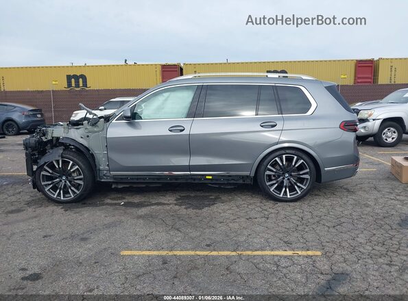 5UX23EM02S9W46547 2025 BMW X7 Серебряный Панорамный вид салона 360°