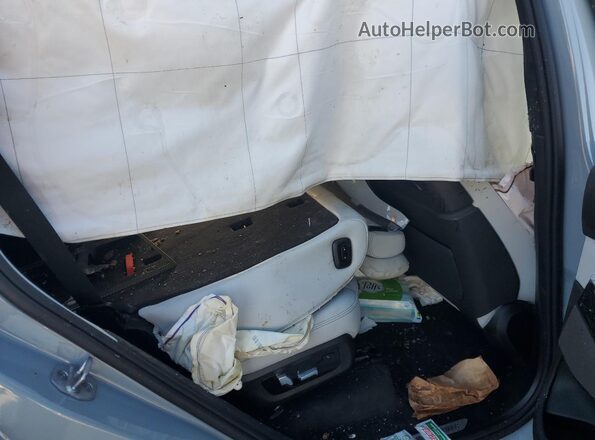 5UX23EM02T9055345 2026 BMW X7 Blue Rear interior view