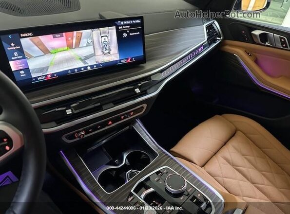 5UX23EM02T9158734 2026 BMW X7 Белый Вид щитка приборов