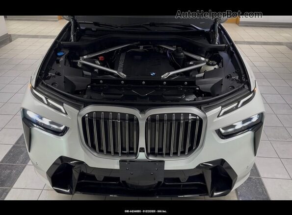 5UX23EM02T9158734 2026 BMW X7 Белый Вид сзади