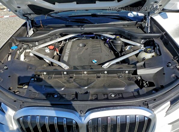 5UX23EM03P9R02086 2023 BMW X7 White Вид підкапотного простору