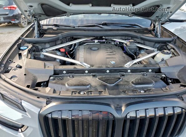 5UX23EM03P9R30194 2023 BMW X7 Gray Vista del compartimento del motor