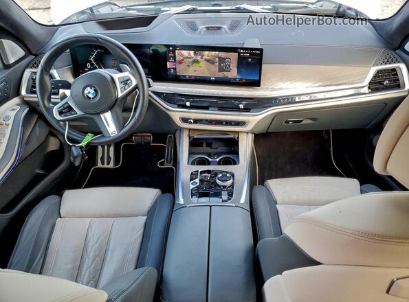 5UX23EM03P9R30194 2023 BMW X7 Gray Vista del salpicadero