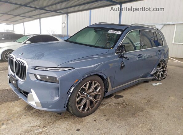 5UX23EM03S9000532 2025 BMW X7 Gray წინა მარცხენა ხედი სამი მეოთხედიდან