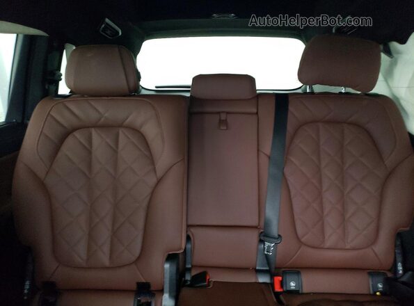 5UX23EM03S9000532 2025 BMW X7 Gray უკანა სავარძლების ხედი