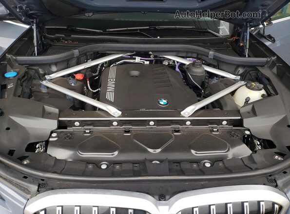 5UX23EM03S9000532 2025 BMW X7 Gray ძრავის განყოფილების ხედი