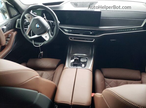 5UX23EM03S9000532 2025 BMW X7 Gray წინა პანელის ხედი