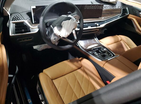 5UX23EM05T9024400 2026 BMW X7 Черный Вид панели приборов