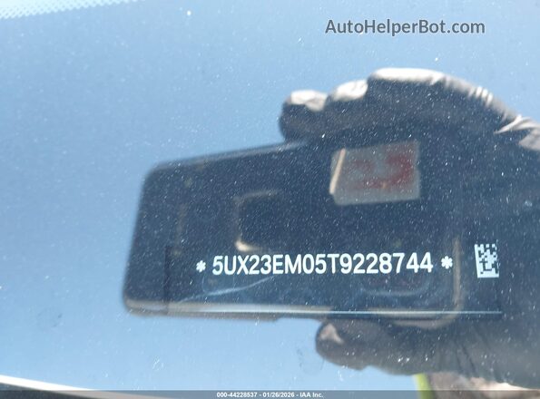 5UX23EM05T9228744 2026 BMW X7 Белый Вид подкапотного пространства