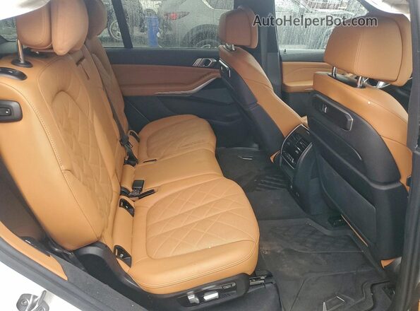 5UX23EM06P9R40346 2023 BMW X7 White Rear interior view