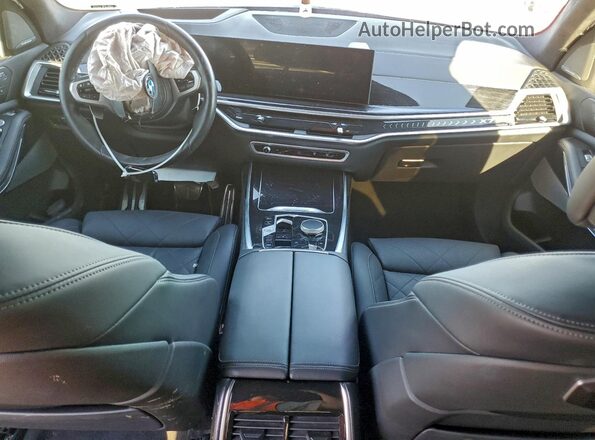 5UX23EM07P9R84856 2023 BMW X7 Черный Вид панели приборов