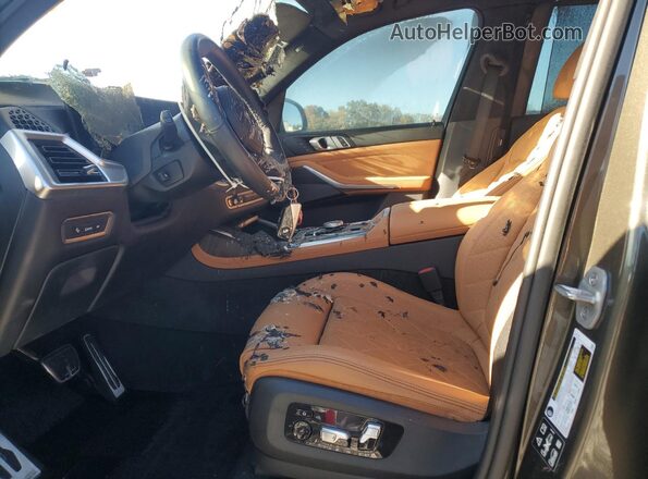 5UX23EM07R9U84831 2024 BMW X7 Brown Սալոնի դիմացի տեսք