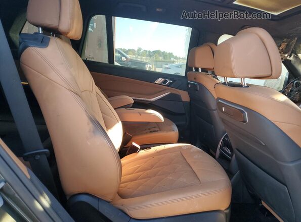 5UX23EM07R9U84831 2024 BMW X7 Brown Սալոնի հետևի տեսք