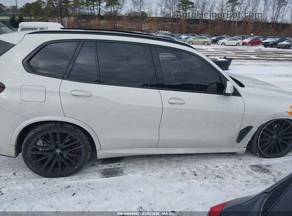 5UX23EU07R9T45539 2024 BMW X5 White უკანა სალონის ხედი