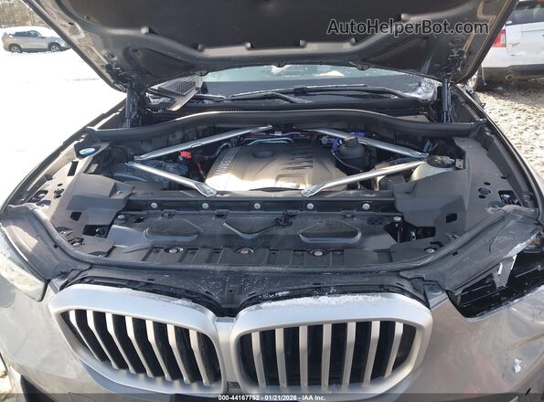 5UX23EU0XR9V11567 2024 BMW X5 Серый Вид сзади